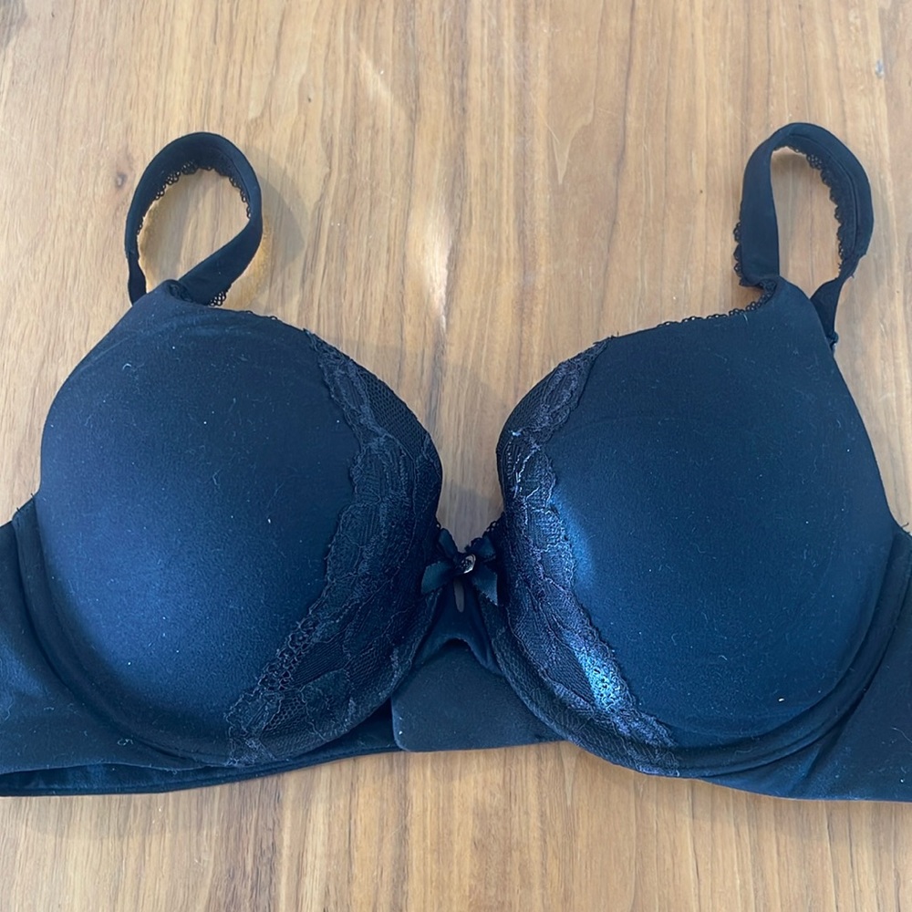 Victoria’s Secret body by Victoria perfect shape bra sized 36C